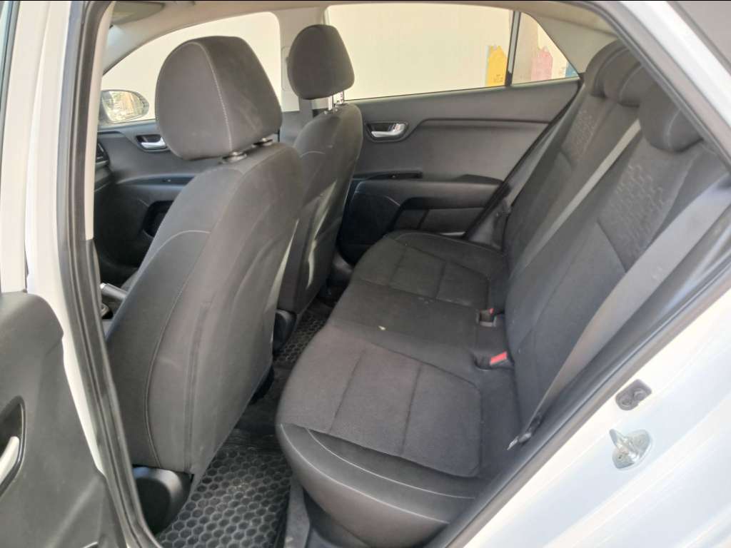 KIA RIO Berline ESSENCE Tel 40884251