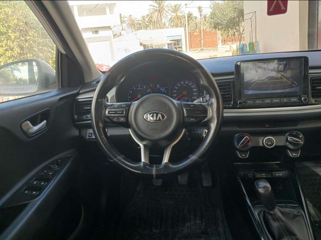 KIA RIO Berline ESSENCE Tel 40884251