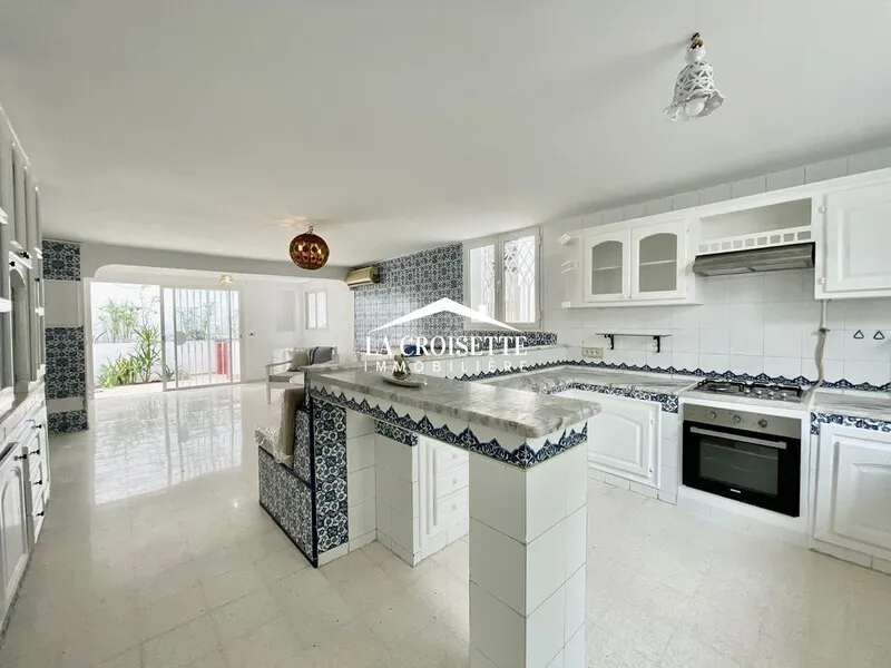 Rez-de-chaussée de villa s3 avec chambre de service et jardin à La Marsa MRCL0270