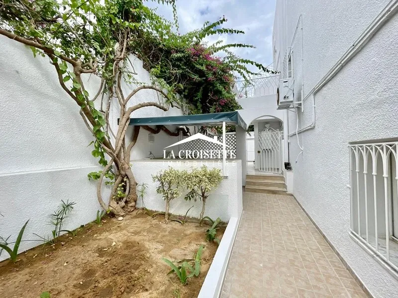 Rez-de-chaussée de villa s3 avec chambre de service et jardin à La Marsa MRCL0270