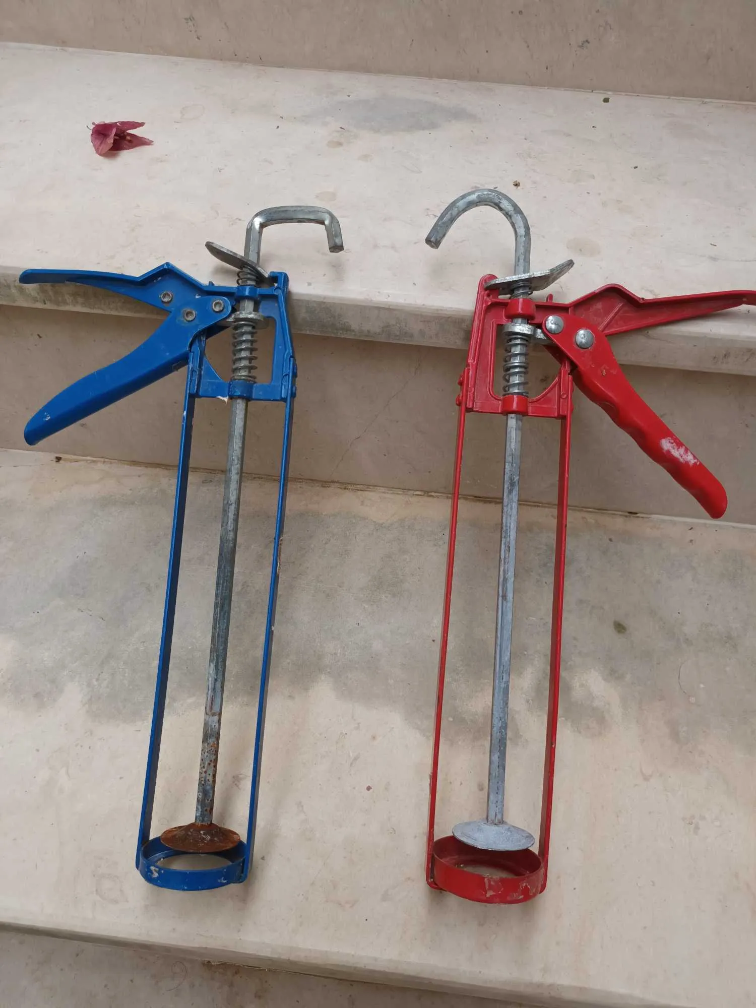Pistolet pour silicone