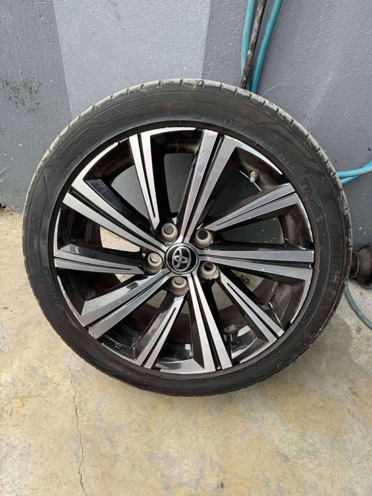 JANTES ALU TOYOTA ORIGINAL 17 pouce