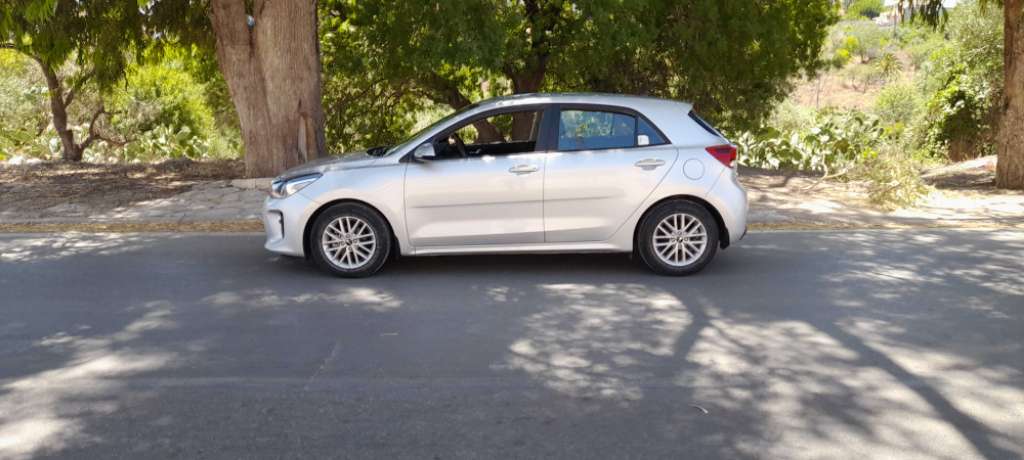 A vendre kia Rio 2020 presque neuf
