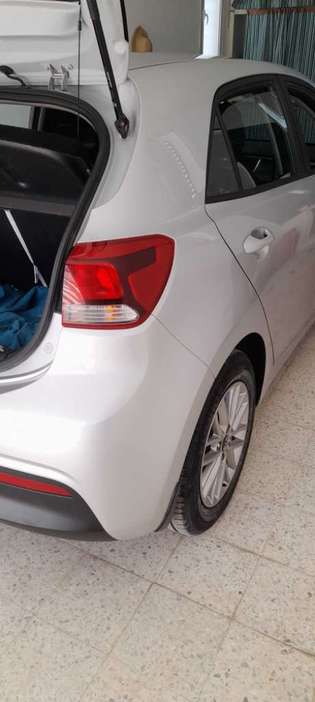 A vendre kia Rio 2020 presque neuf