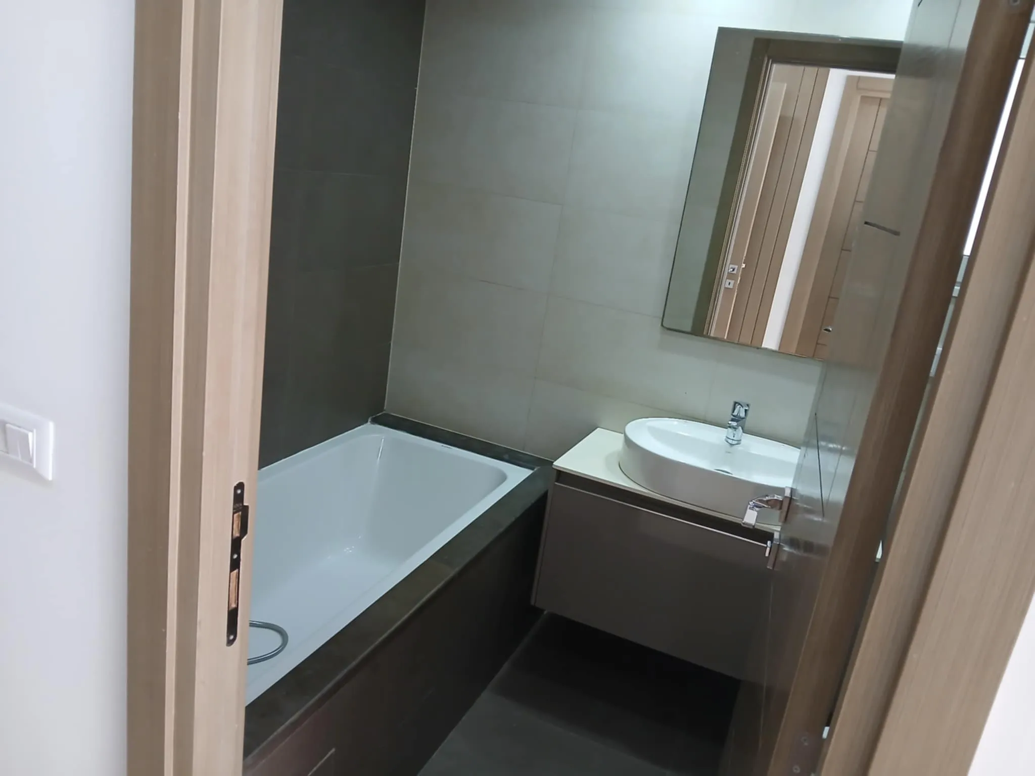 'un appartement s+2 haut standing au 3éme étage 