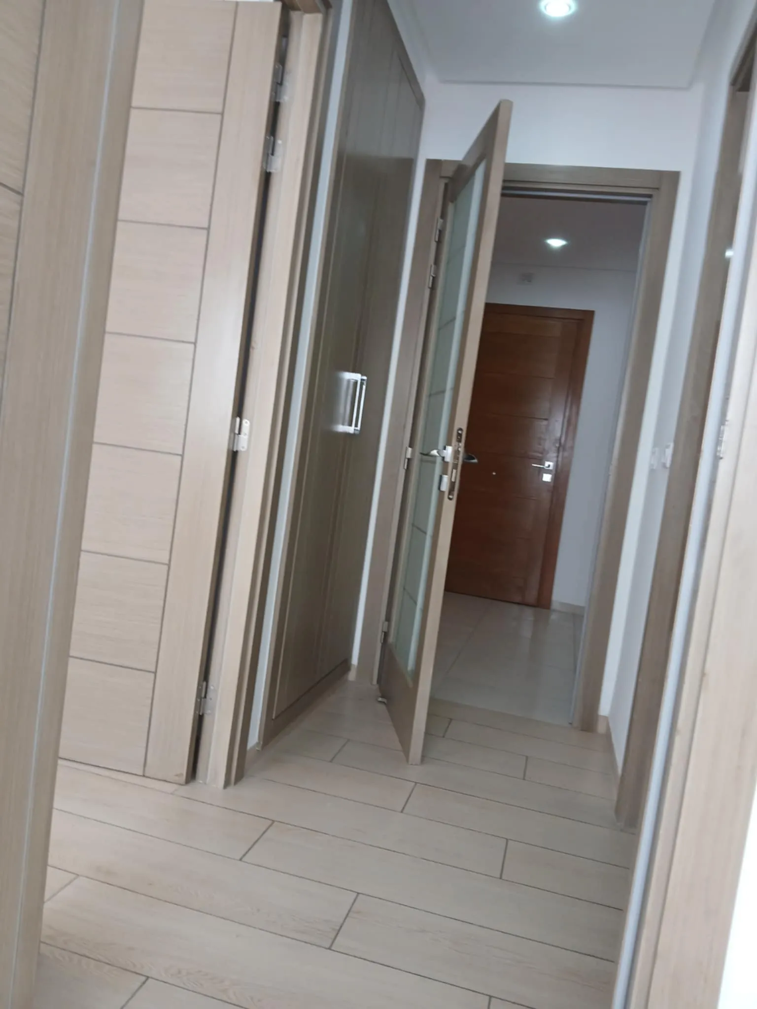 'un appartement s+2 haut standing au 3éme étage 
