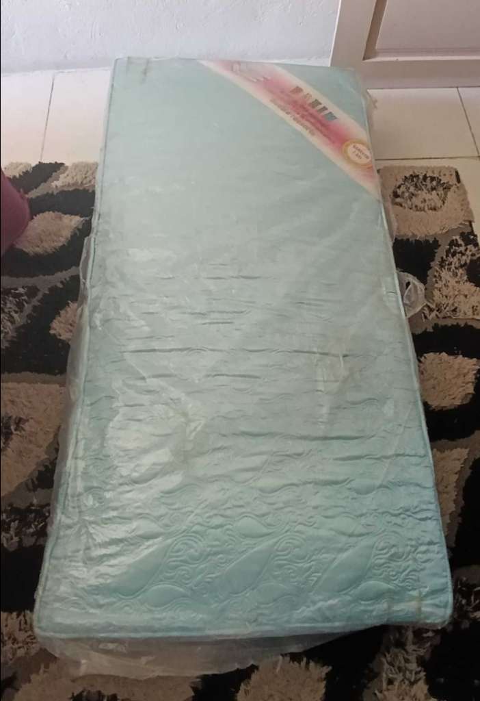 Matelas orthopédique double ressort neuf