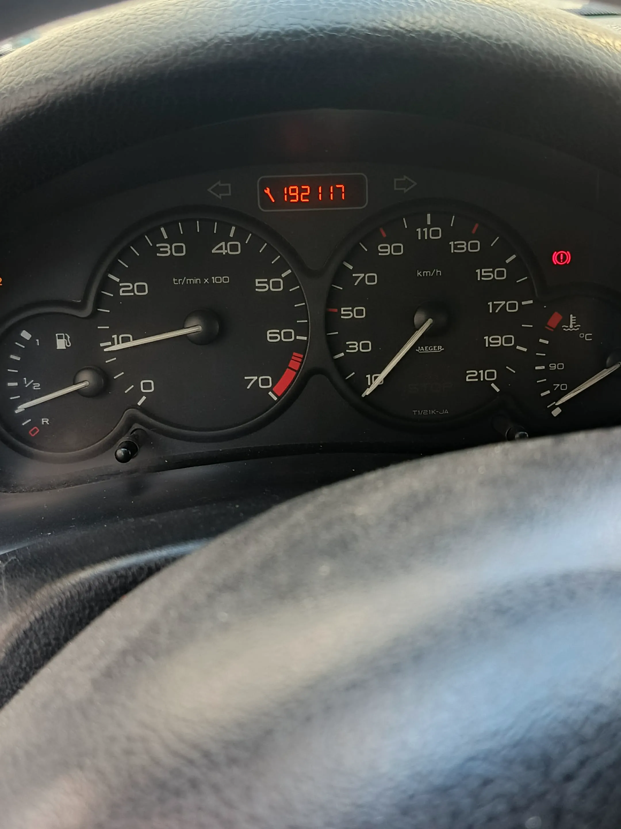 بيع سيارة رقم الهاتف 23257267