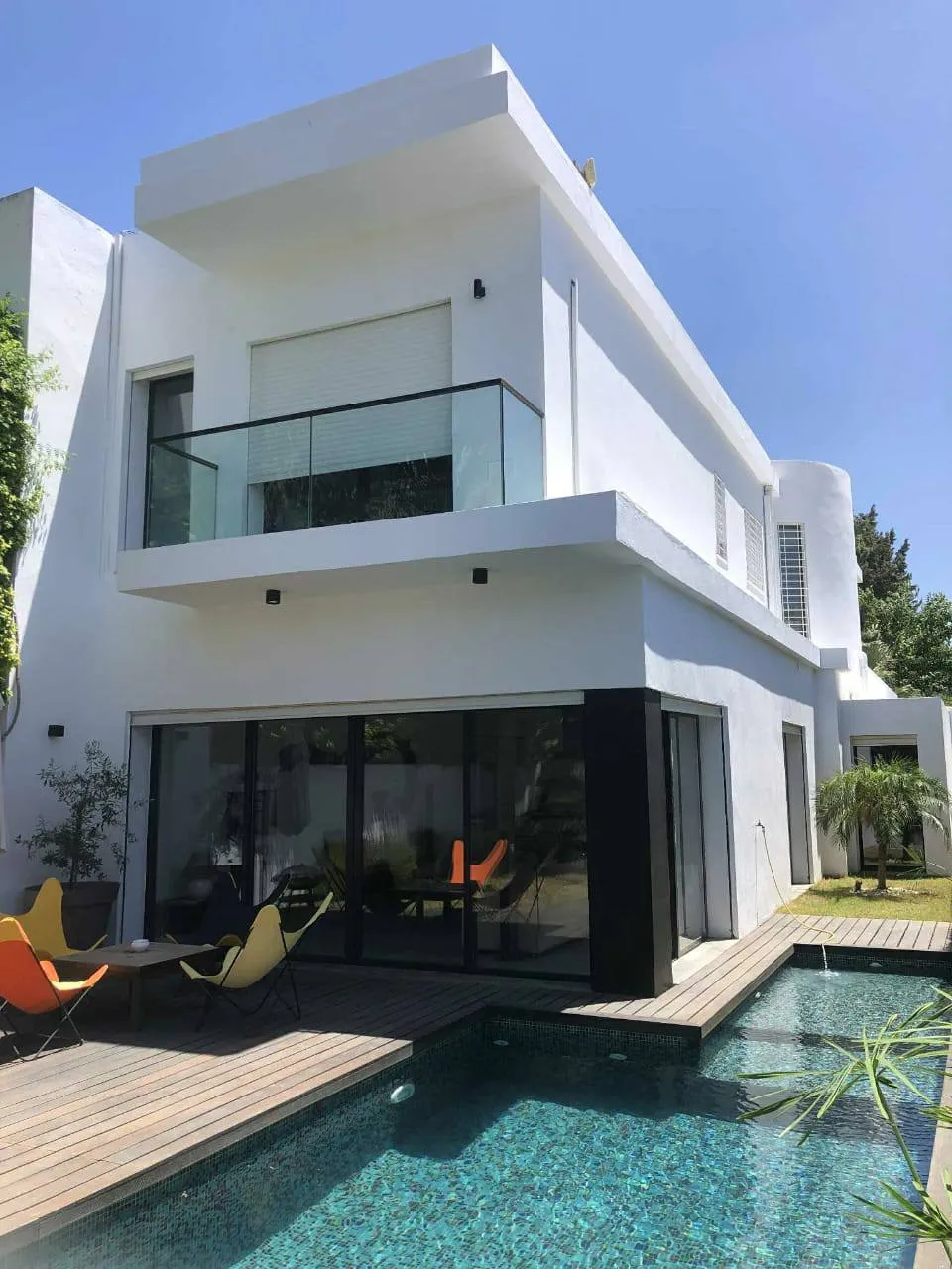 AL Belle villa avec piscine et jardin la soukra