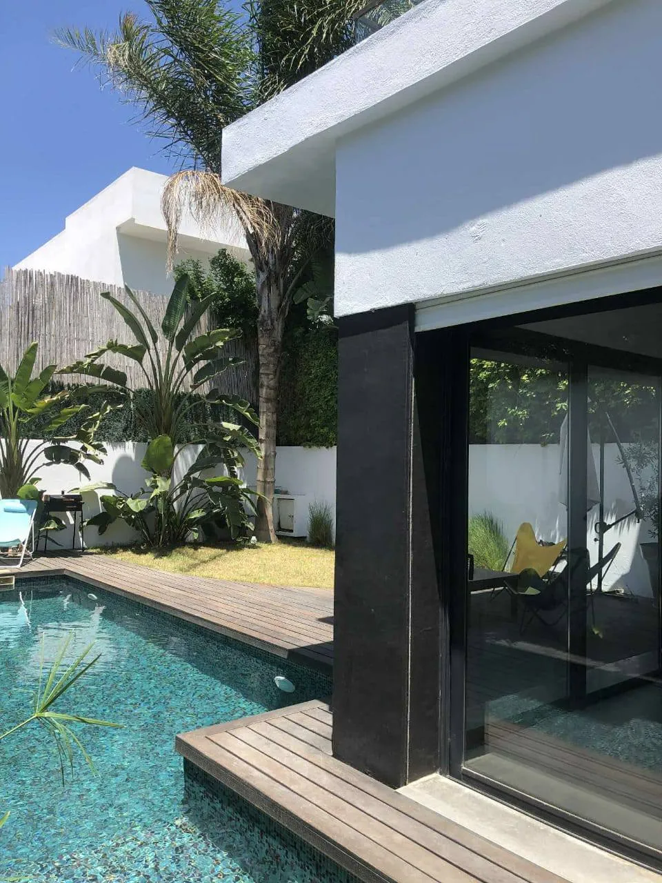 AL Belle villa avec piscine et jardin la soukra