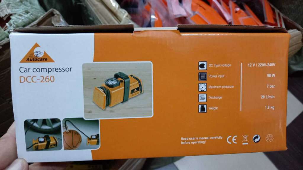 compresseur de voiture double adaptateur (12v/220v) marque car Compressor