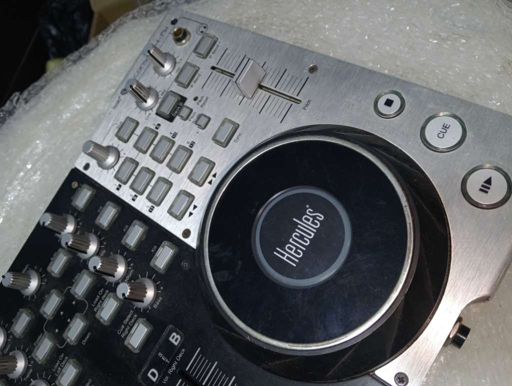 Contrôleur hercules avec casque Pioneer 