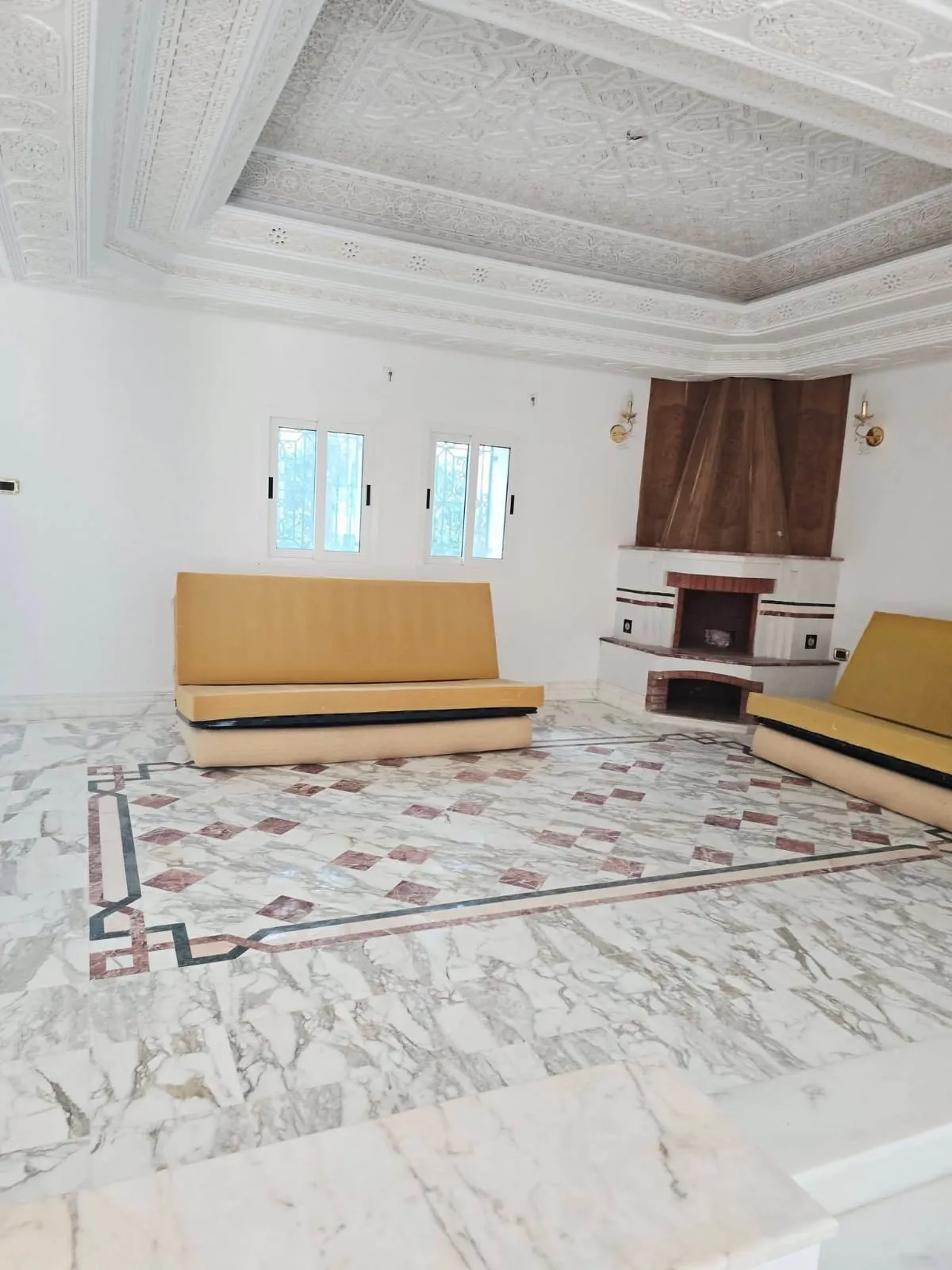 Villa de maitre à 3éme position de plage à Chatt-Mariem