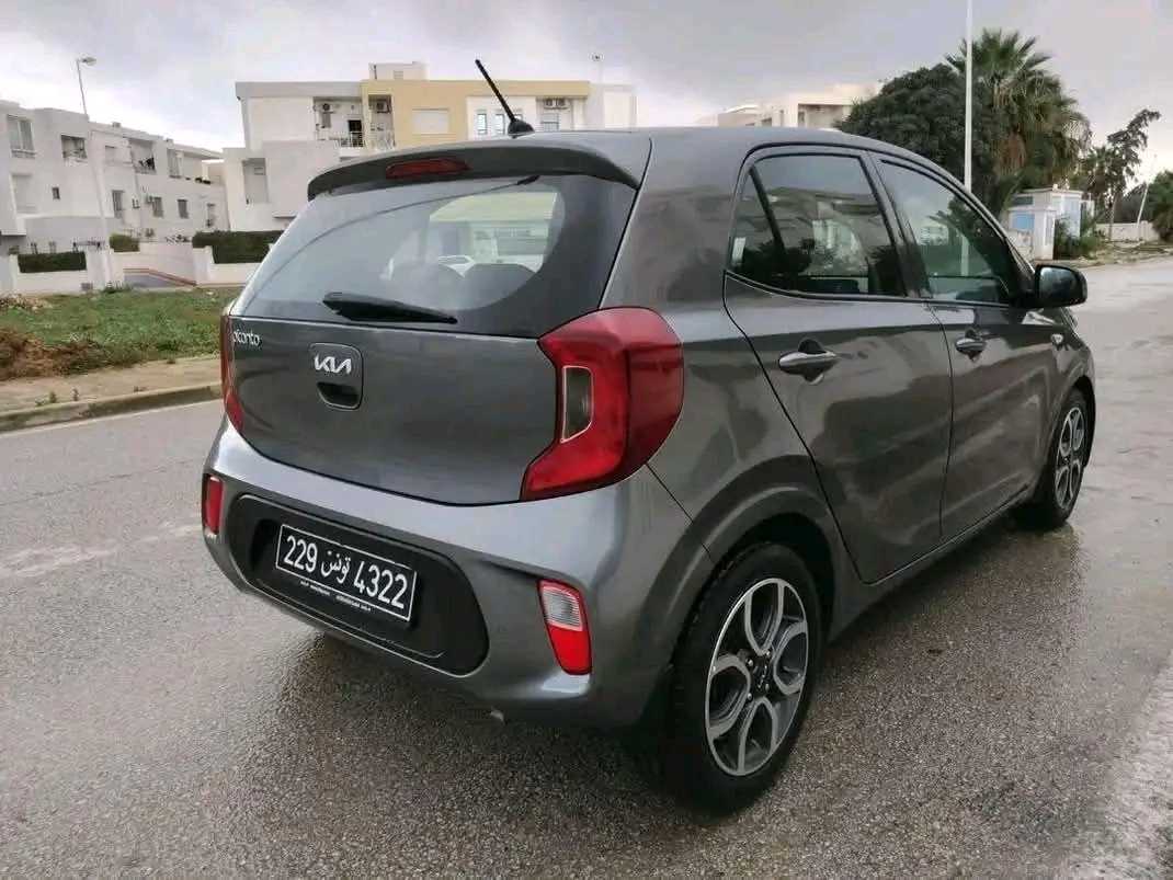 KIA PICANTO GT LINE PREMIÈRE MAIN TRÈS PROPRE 