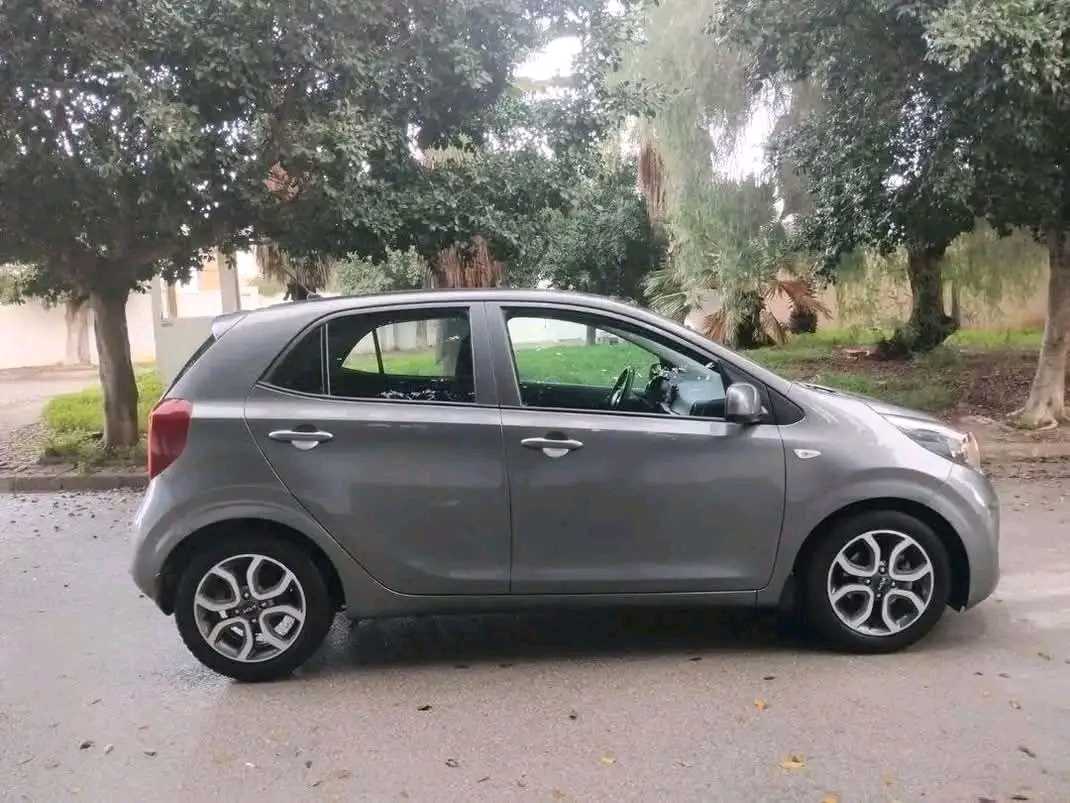 KIA PICANTO GT LINE PREMIÈRE MAIN TRÈS PROPRE 