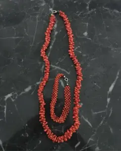 Collier et bracelet mordjene