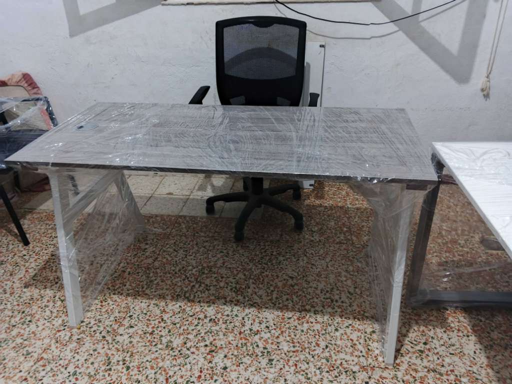 bureau avec chaise 