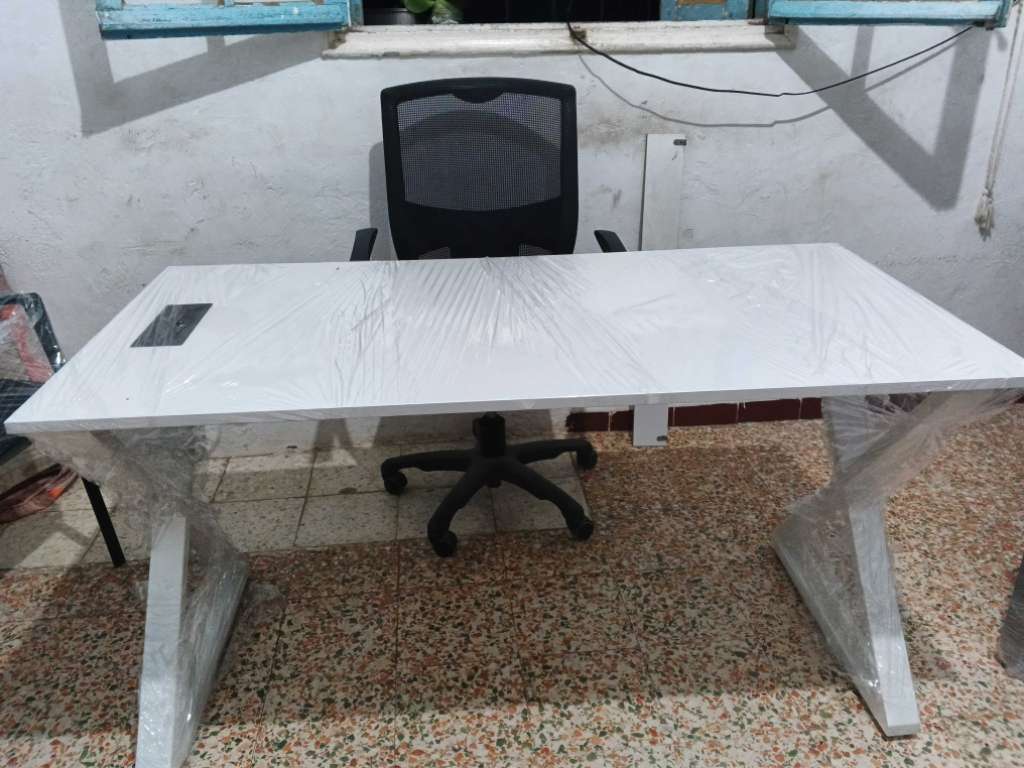 bureau avec chaise 