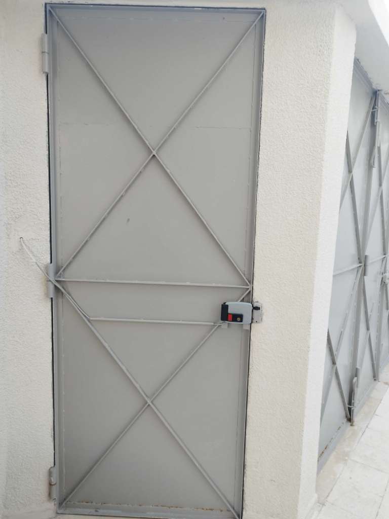 أبواب حديد للبيع 