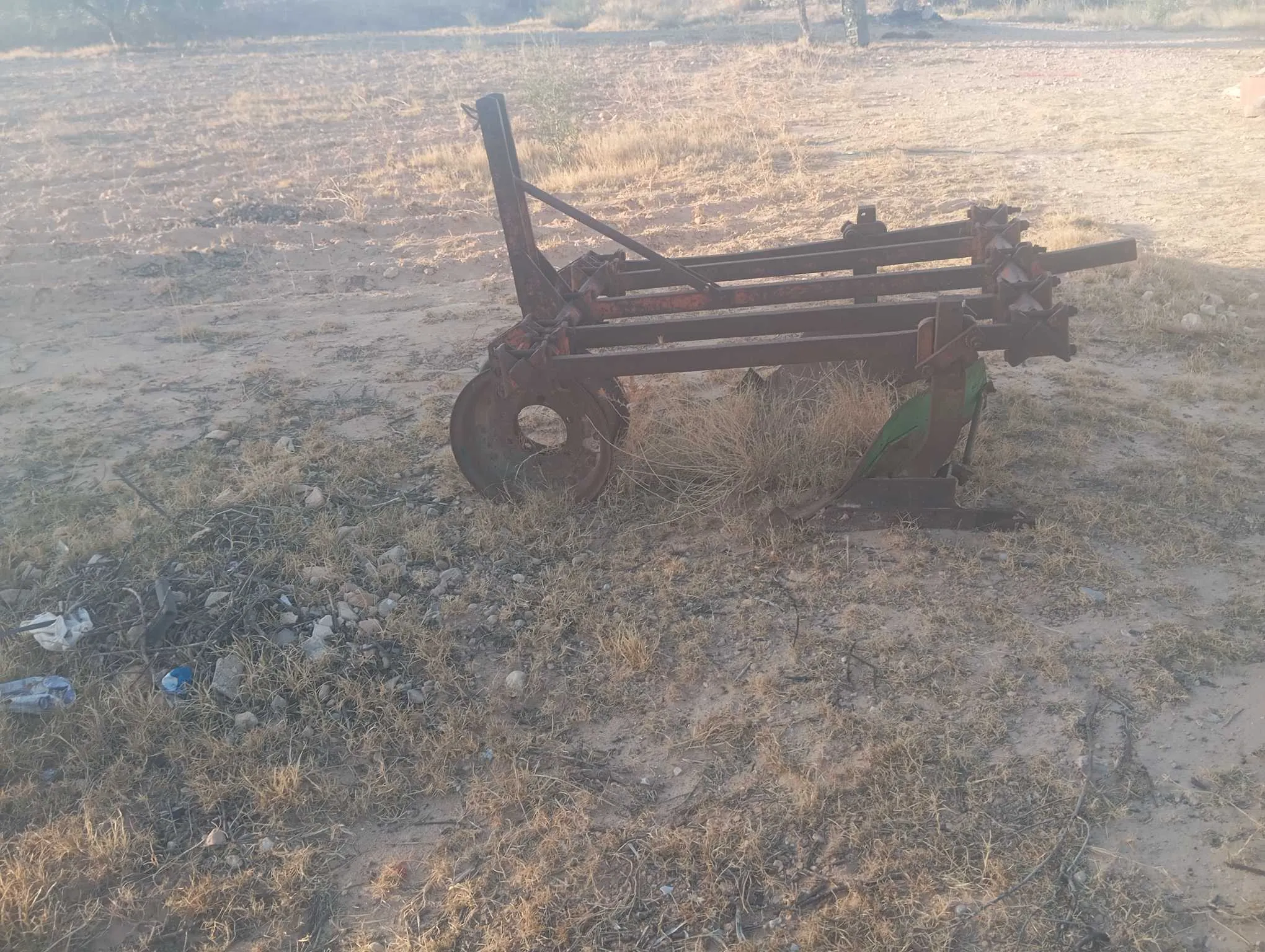Tracteur Massey Ferguson 35 avec charrue