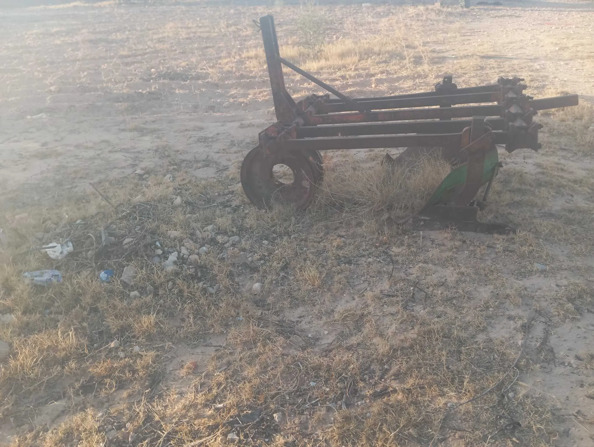 Tracteur Massey Ferguson 35 avec charrue