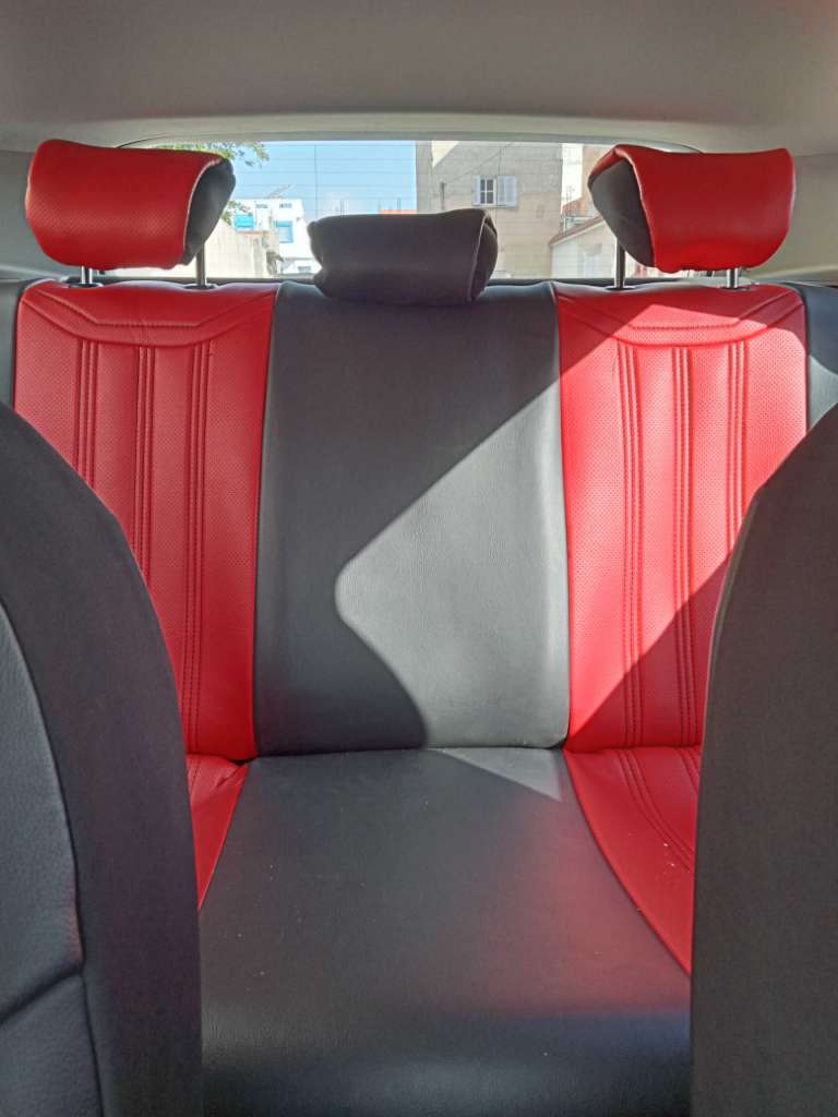 Seat Leon comme neuf 42500 tel: 22048088