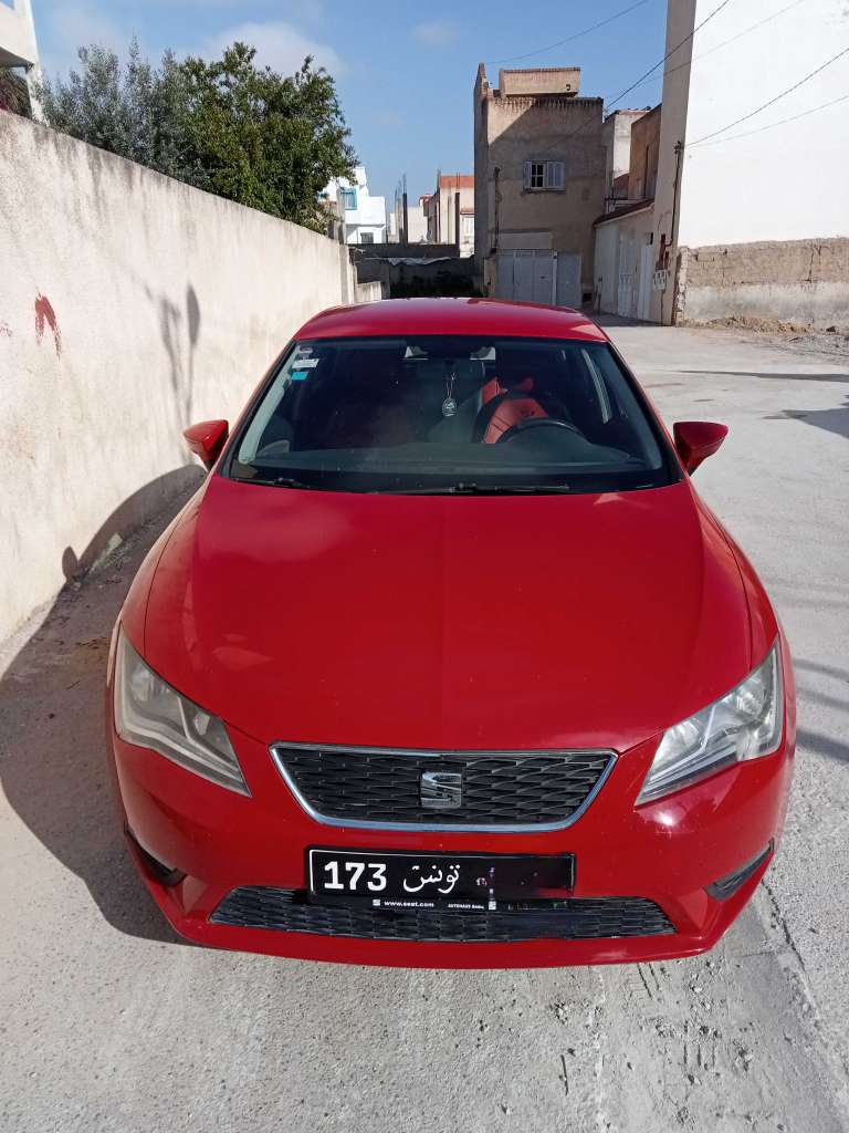 Seat Leon comme neuf 42500 tel: 22048088