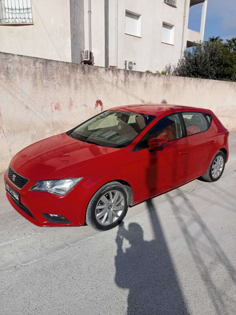 Seat Leon comme neuf 42500 tel: 22048088