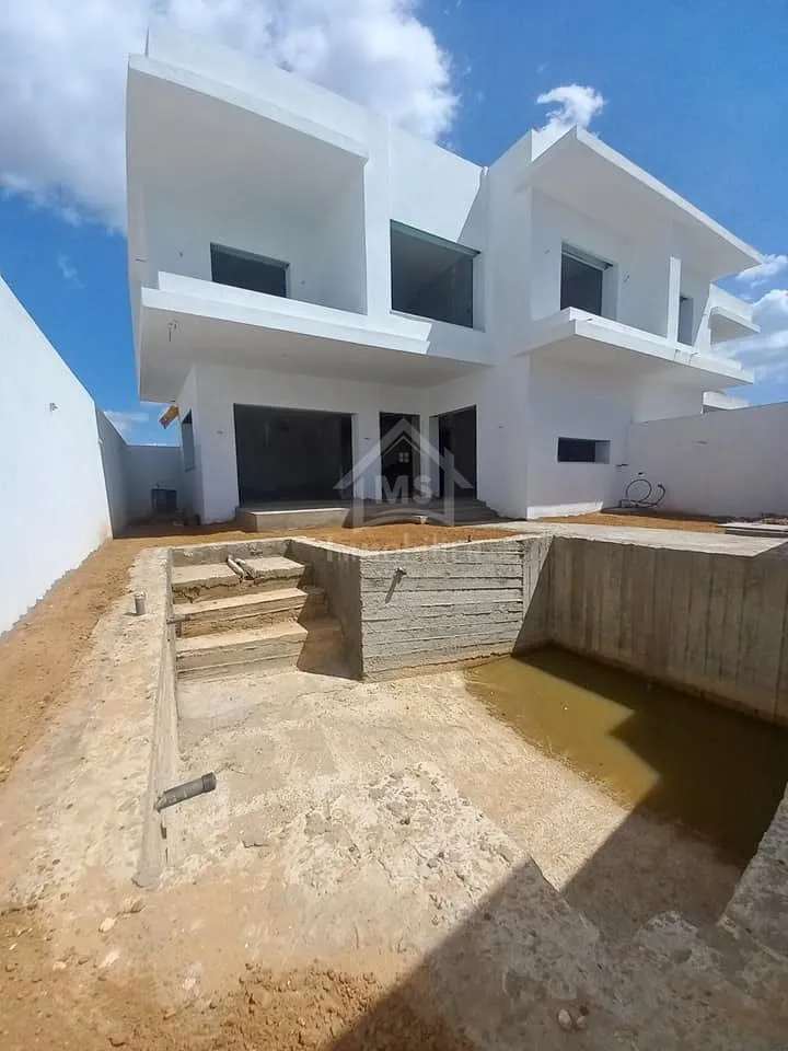 Duplex S+3 avec piscine encours de finition Ă vendre51355351