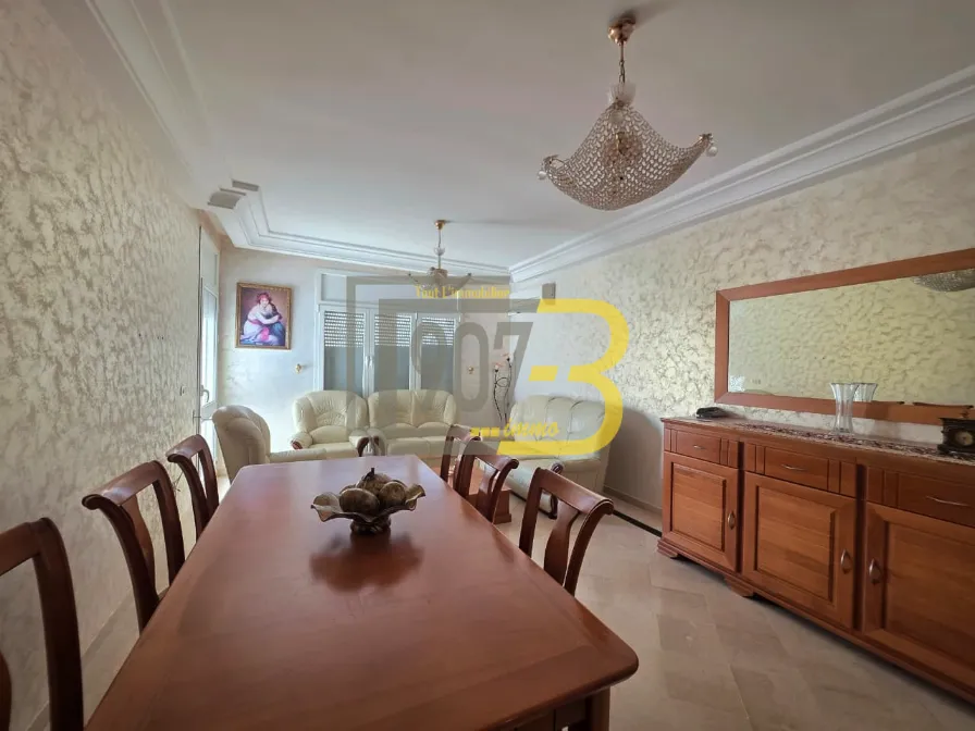 À louer : Un appartement S+4 vide à cité Ennasr