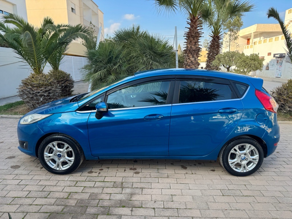 FORD FIESTA Titanium