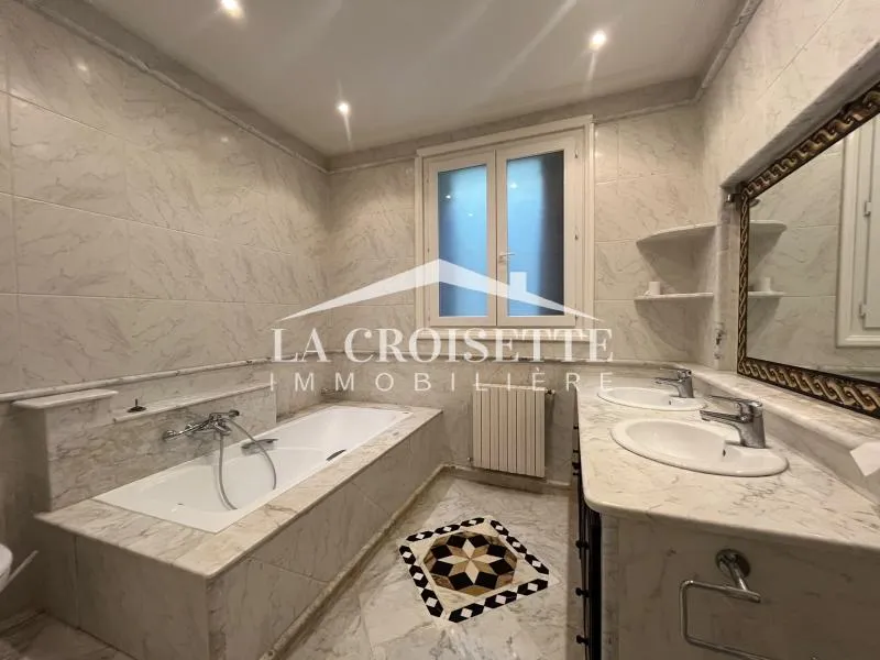 Villa S+4 avec vue sur mer à Carthage MVL0152