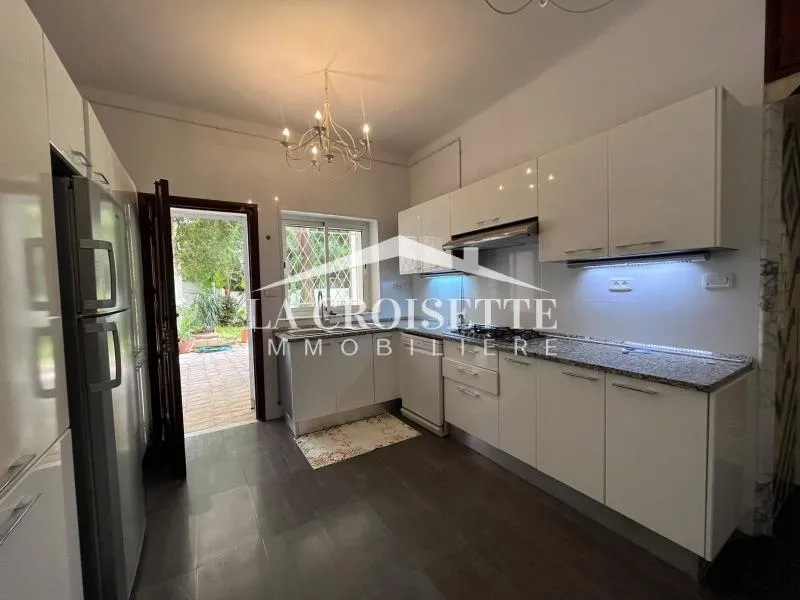 Villa S+4 avec vue sur mer à Carthage MVL0152