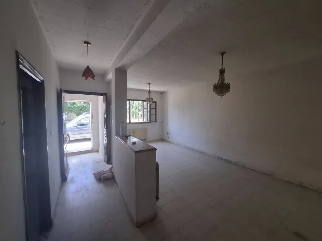 Duplex S+6 sur 3 niveaux Mourouj 5