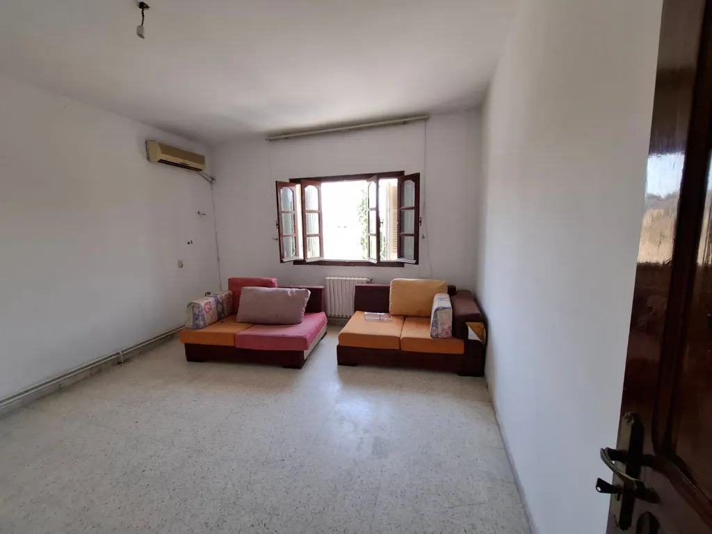 Duplex S+6 sur 3 niveaux Mourouj 5