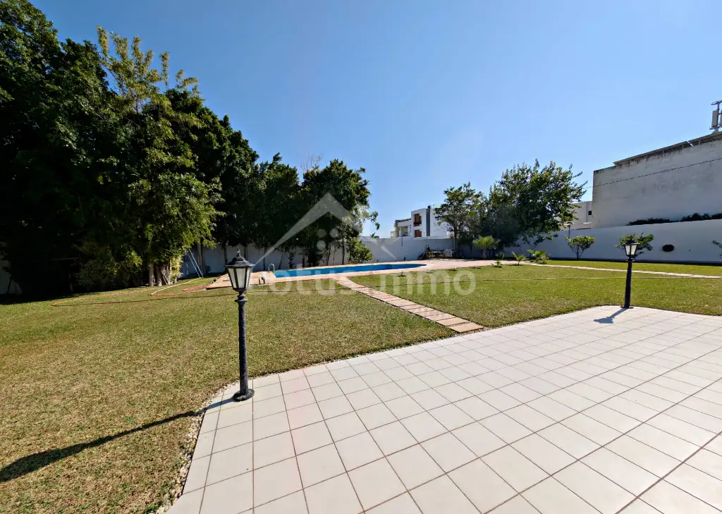 Villa plain-pied à La Soukra 