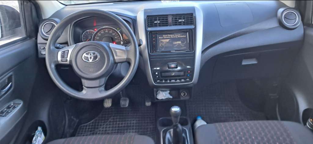 TOYOTA AGYA PREMIÈRE MAIN