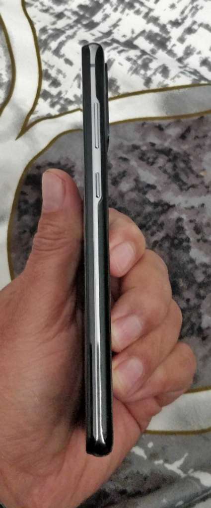 Samsung Galaxy S20 plus 5G 128GO