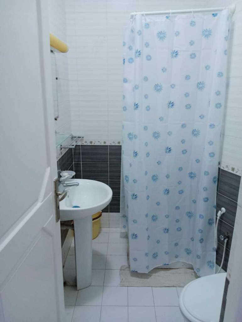 شقق مفروشة اخر طراز في العوينة 120او تونس العاصمة 100/90