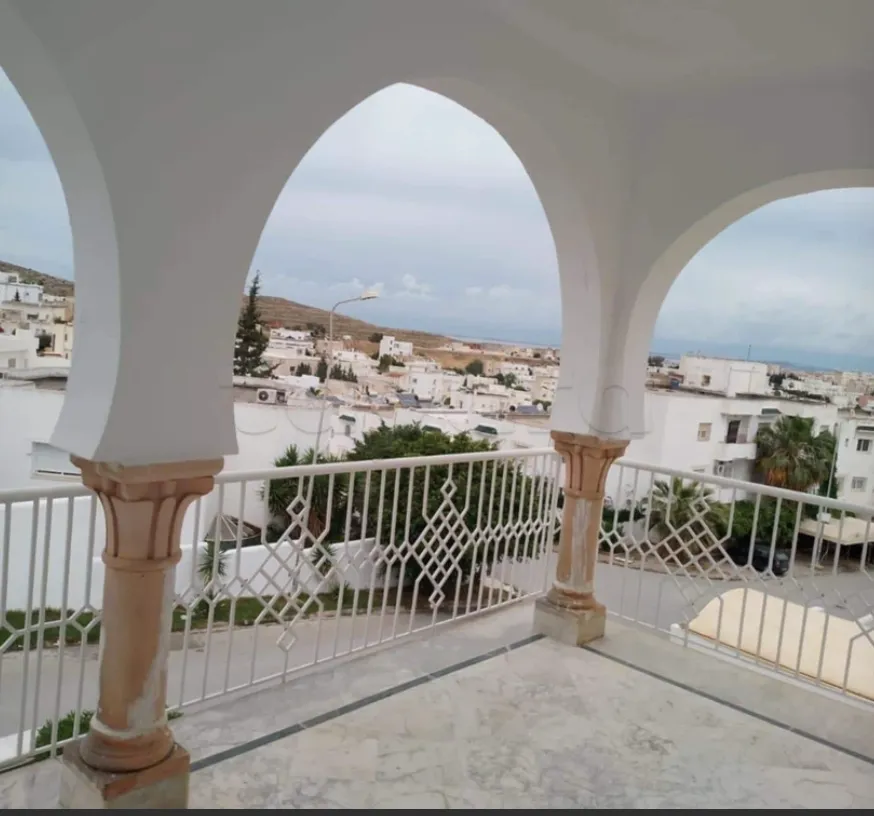 Location S3 vide à Ennasr 2