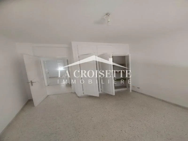 Appartement S+4 à Ain Zaghouan Nord MAL2390
