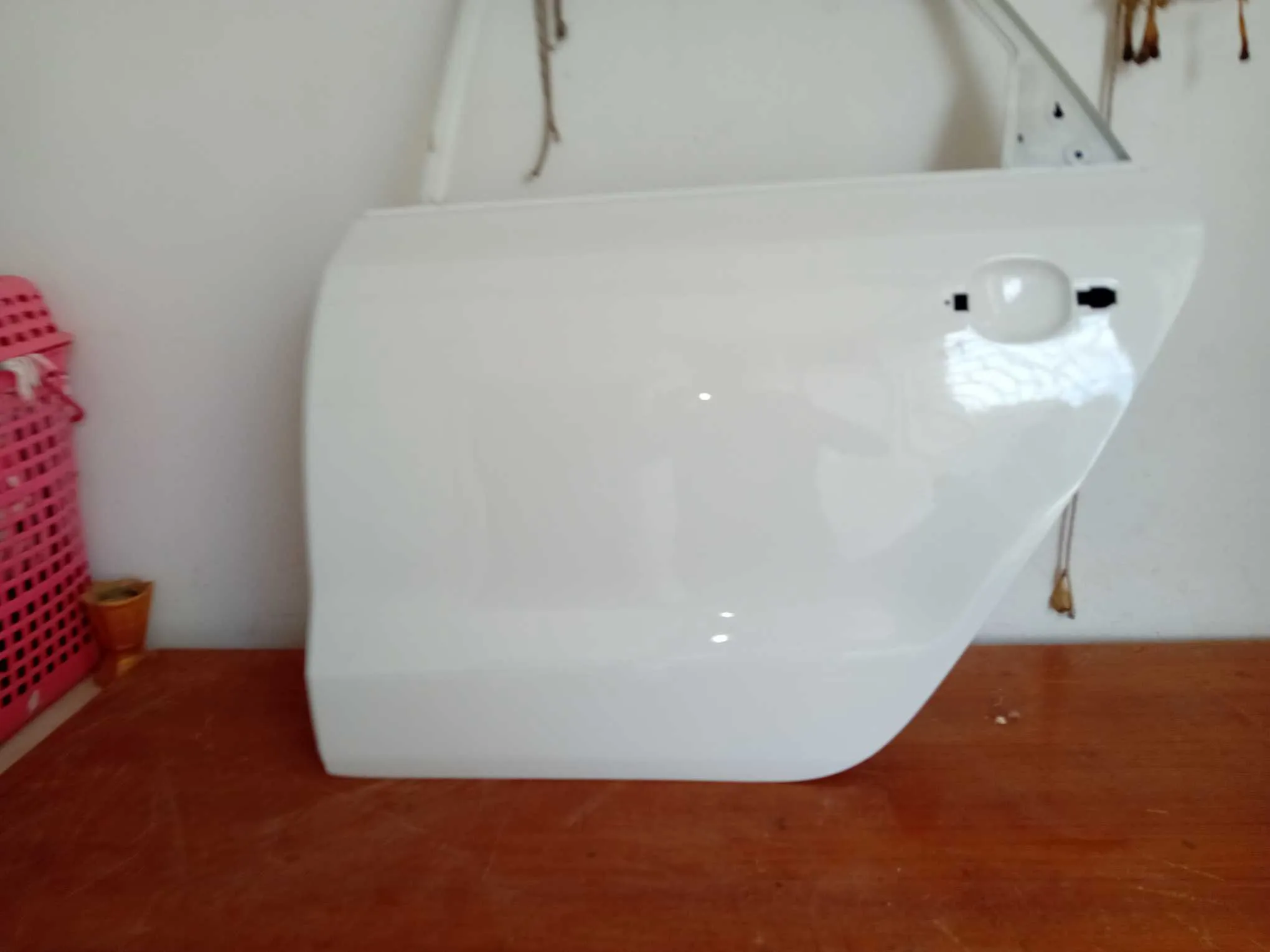 à vendre une porte arrière gauche d'origine pour POLO Sedan