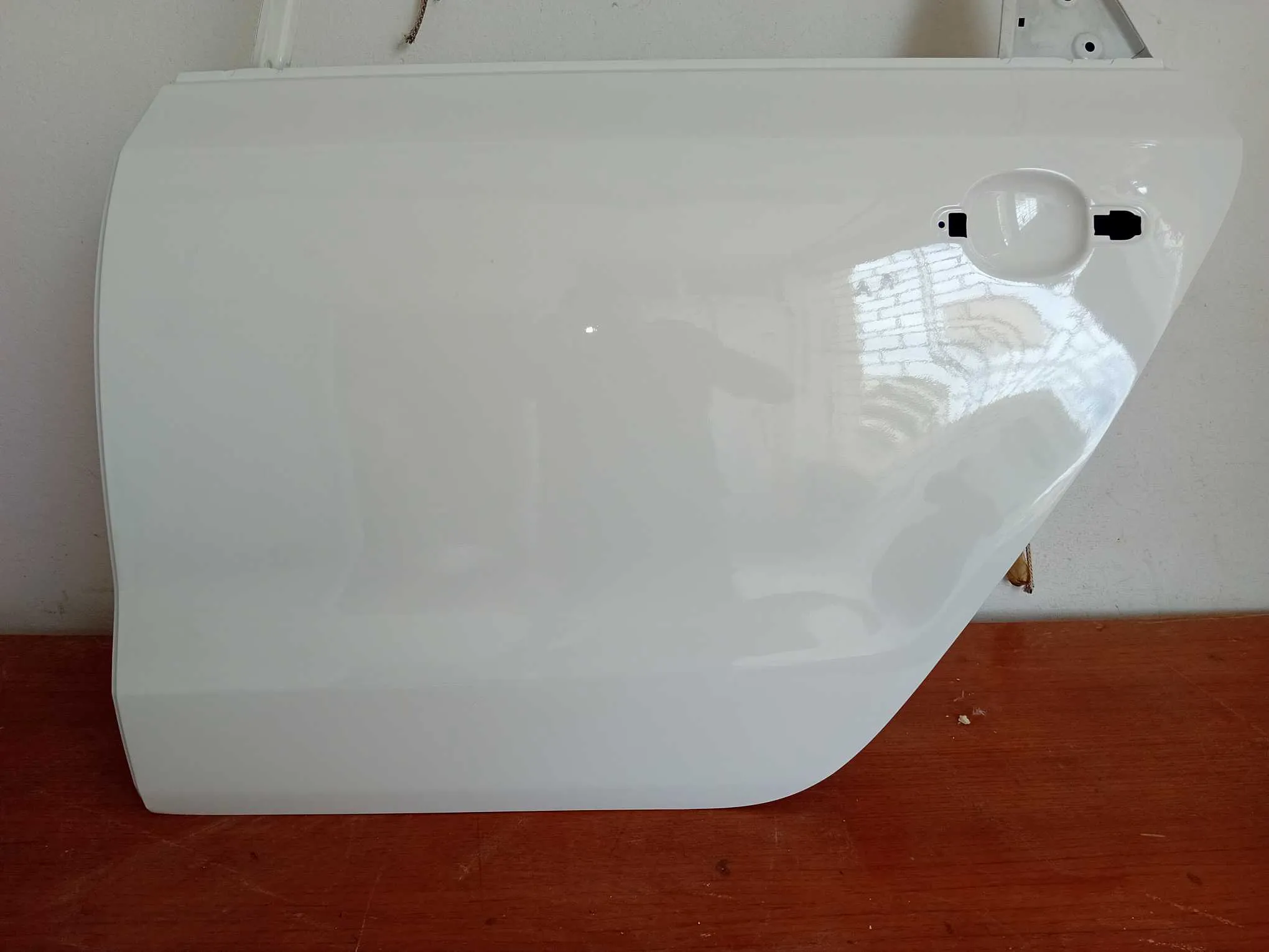 à vendre une porte arrière gauche d'origine pour POLO Sedan