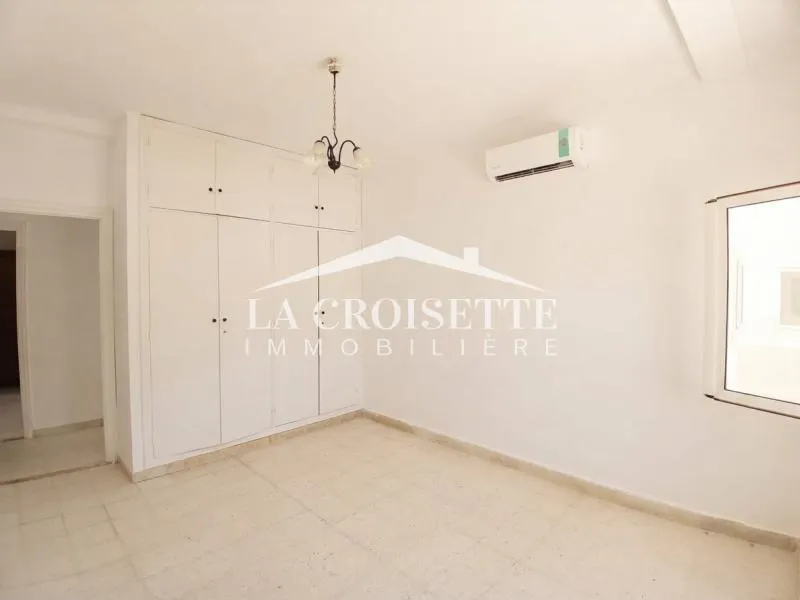 Rez-de-chaussée de villa S+3 à La Marsa MRCL0355