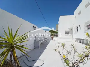Rez-de-chaussée de villa S+3 à La Marsa MRCL0355