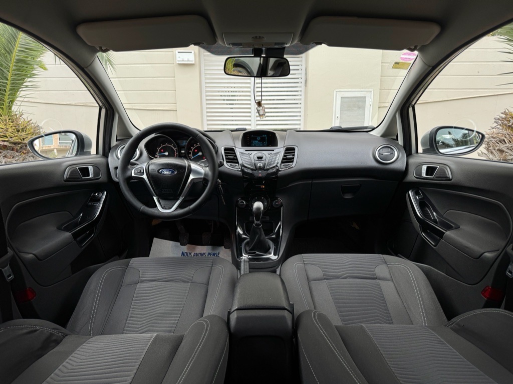 FORD FIESTA Titanium 2