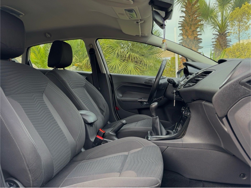 FORD FIESTA Titanium 2