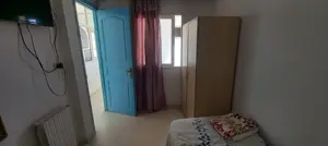  2 studios s+1 meublé au rdc et 2éme étage a louer situé a cité khadhra prés station de métro