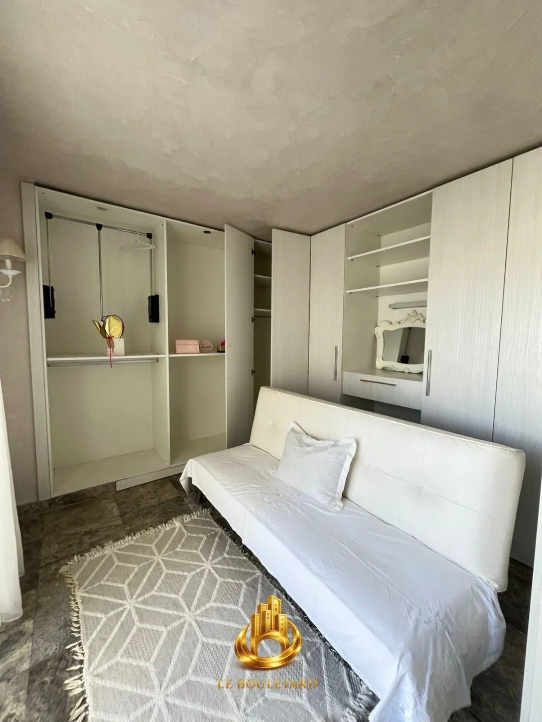 A Vendre Villa R+2 Haut Standing à Sidi Mahersi, Nabeul