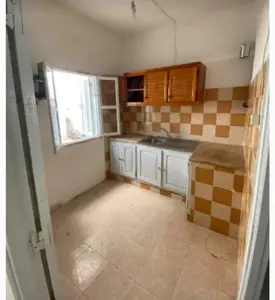 un studio s+1 vide au rdc a louer situé a fatouma bourguiba bardo prés de route x